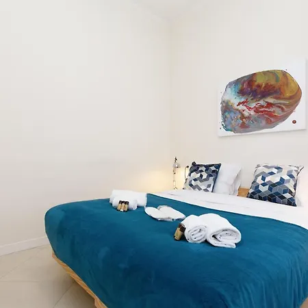 Gazagnaire Yourhosthelper * 戛纳