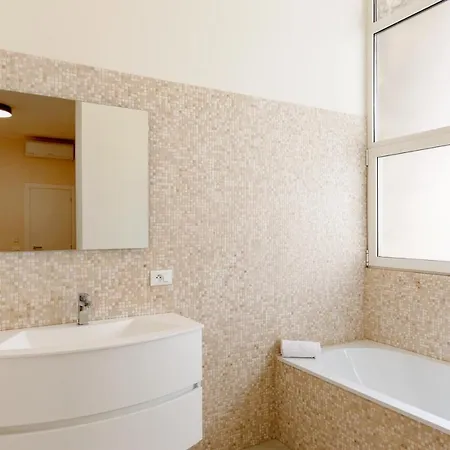 Gazagnaire Yourhosthelper * 戛纳